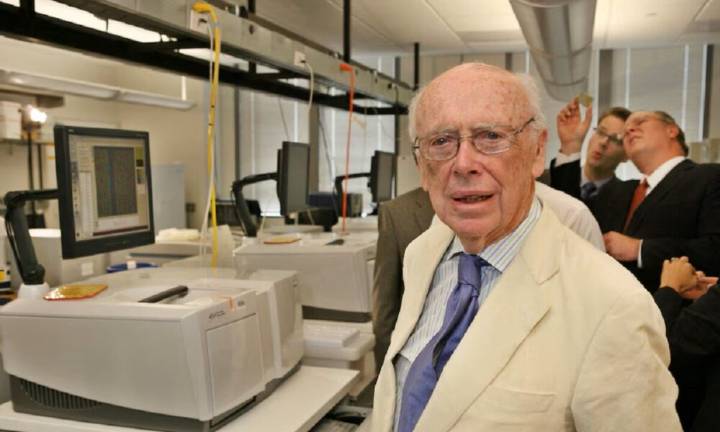 Murió James Watson, el científico que descifró la estructura del ADN
