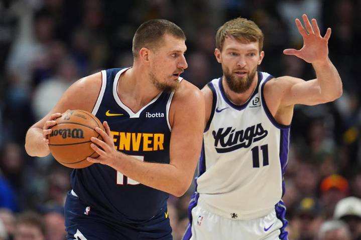 Jokic anota 34 puntos, su máximo de la temporada, y lidera a Nuggets en triunfo 130