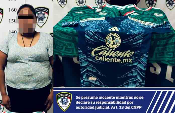 Mujer es arrestada al robar playeras de una tienda