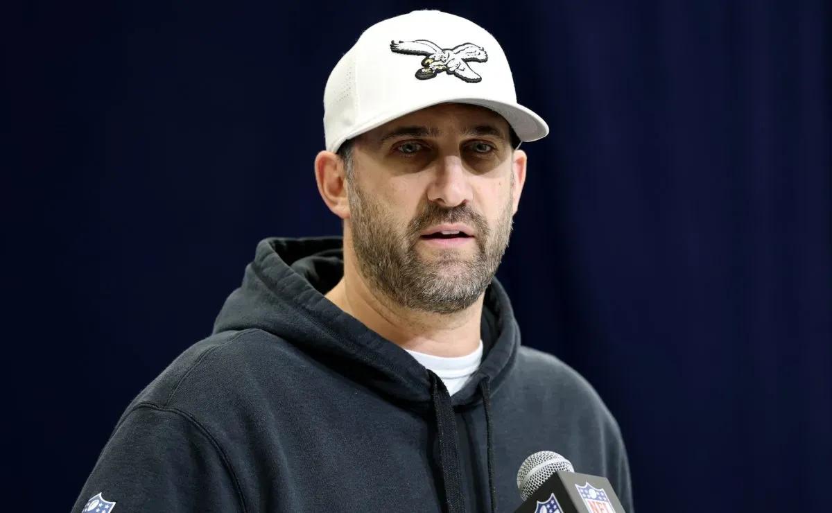 Eagles HC Nick Sirianni makes something clear about the offense amid Jalen Hurts’ struggles