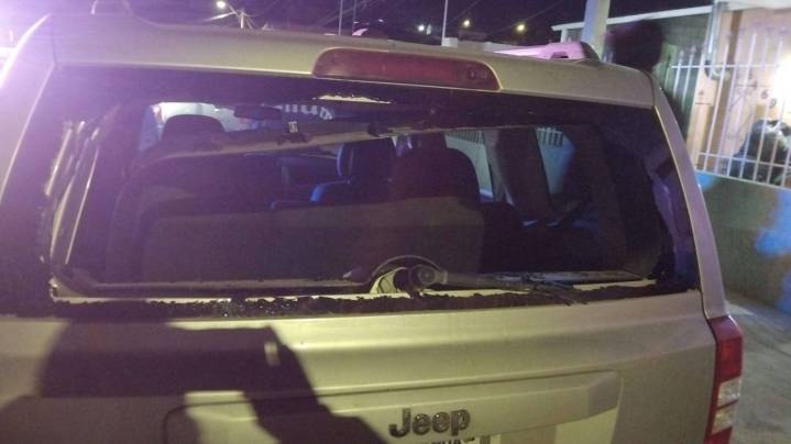 Detienen a sujeto por causar daños a un vehículo