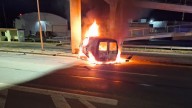 Horror en Córdoba: un hombre chocó contra una columna, su auto se incendió y murió calcinado