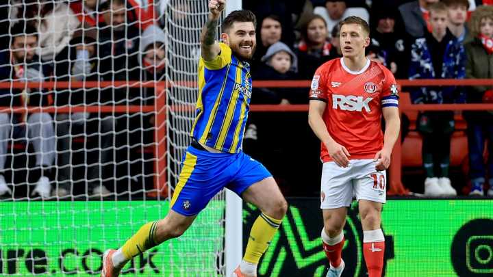 'Sacked in the morning' - EFL boss subjected to brutal taunts as ex-club score four goals in eight minutes