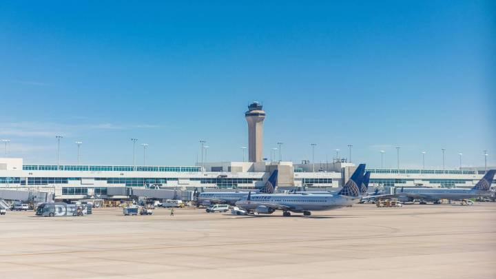 This US Airport Offers To Cover Air Traffic Controller Pay During Federal Shutdown