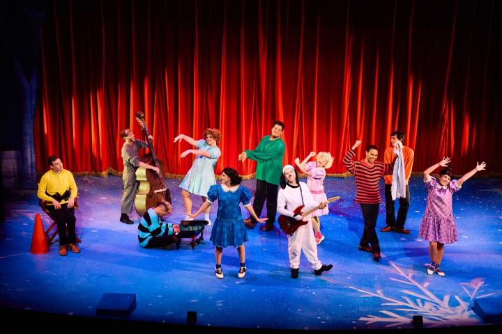 At Orlando Family Stage, Charlie Brown brightens Christmas