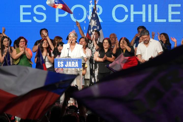 Jeannette Jara, de centroizquierda, triunfa en la primera vuelta presidencial en Chile