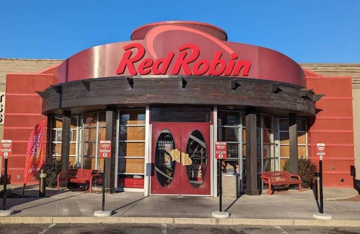 Red Robin Closing 70 Stores, Wenatchee's Fate Still Unknown