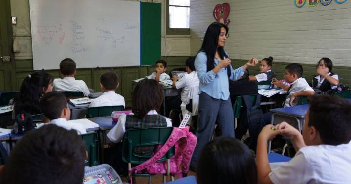 Más de 14 millones de latinos en incertidumbre ante plan de Trump de desmantelar el Departamento de Educación