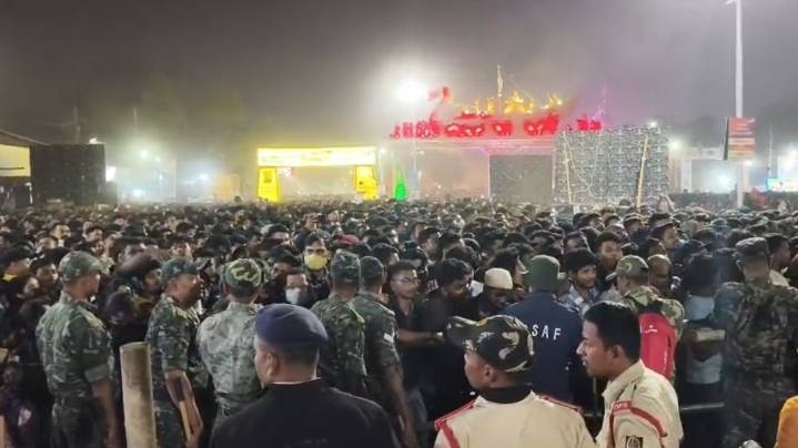 2 unconscious after Shreya Ghoshal's performance at Cuttack event turns chaotic