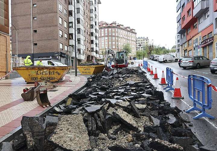 El Ayuntamiento de Avilés atribuye las inundaciones a las fuertes lluvias y defiende la limpieza de la red