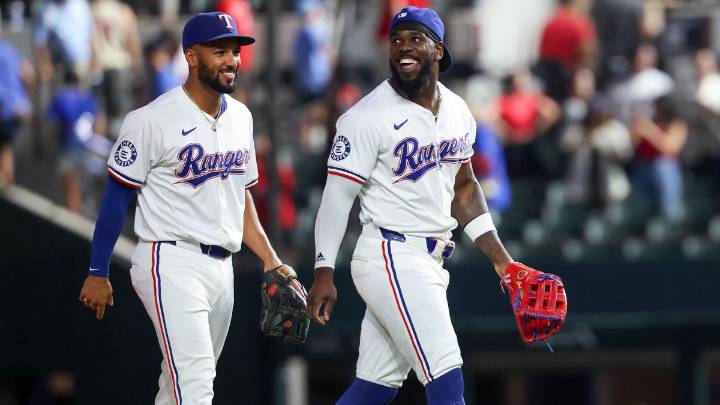 Texas Rangers' record-setting defense awarded first team Gold Glove Award