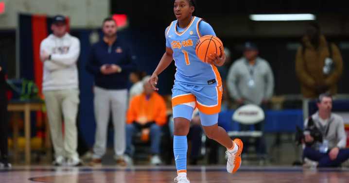 #8 Tennessee Lady Vols defeat UT Martin Skyhawks 72-61 in Pat Summitt Heritage Classic