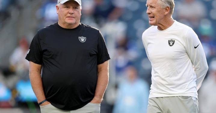 Pete Carroll fires Chip Kelly after another unsightly Raiders offensive performance