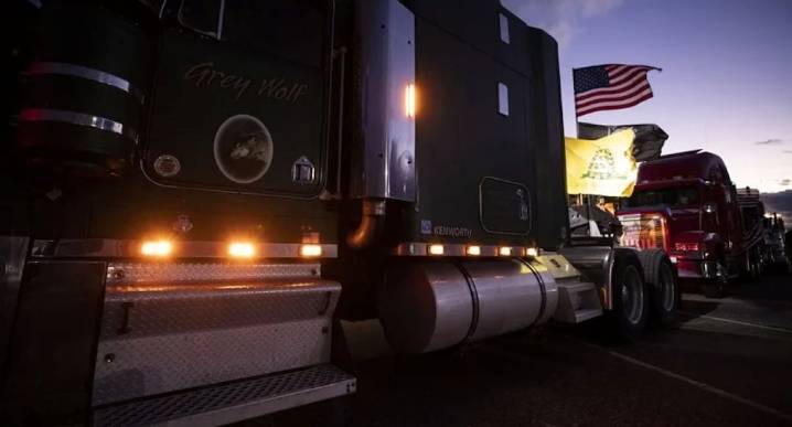 California revocará 17 mil licencias a conductores inmigrantes en medio de presión federal