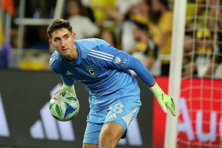 Deadspin | Game 3 to decide 'Hell Is Real' playoff series between Crew, Cincy