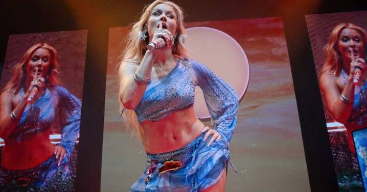 Zara Larsson's Eye Makeup Is Truly Giving 'Midnight Sun'