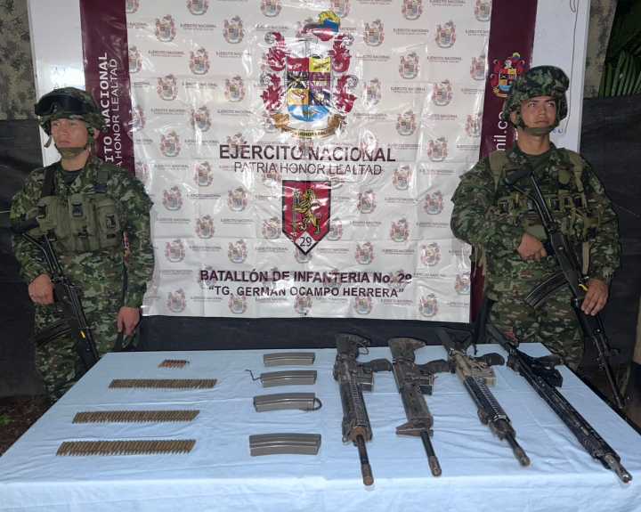 La Cuarta División del Ejército Nacional incauta armamento perteneciente a grupo armado organizado en Mesetas, Meta