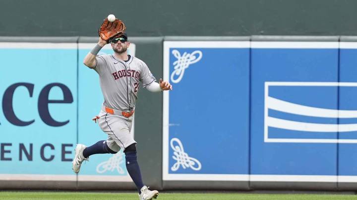 Astros place World Series champion on waivers