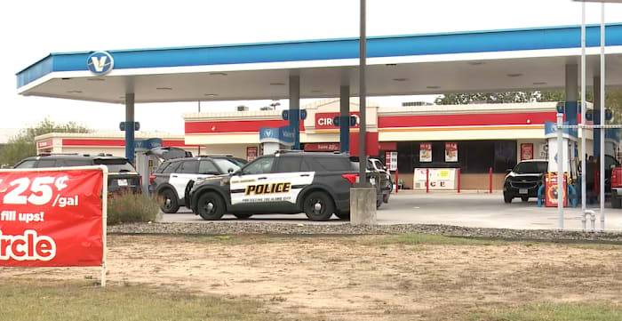 Man shot during alleged vehicle break-in on far West Side, SAPD says