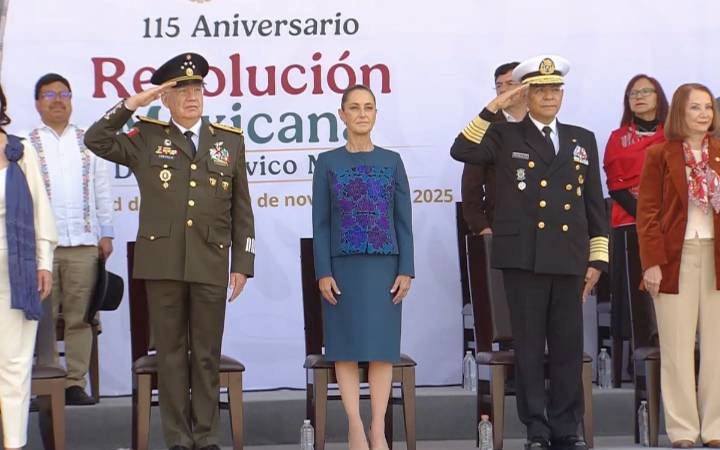 Video | Sheinbaum conmemora con desfile militar los 115 años de la Revolución