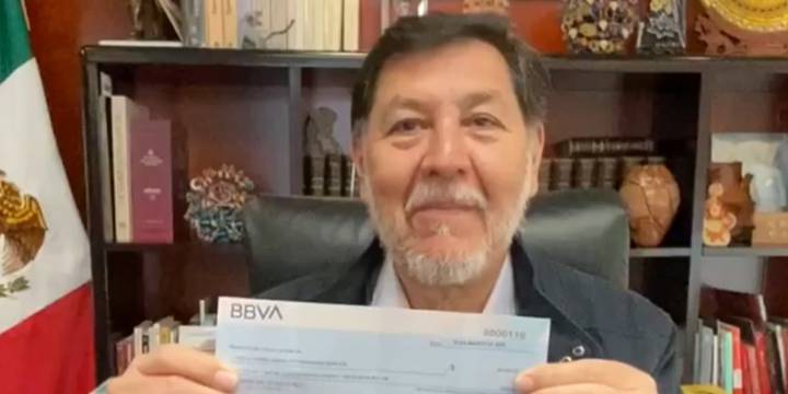 Sin escoltas ni diplomacia, Noroña es captado en Cataluña, durante su viaje pagado por los Emiratos Árabes Unidos