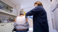 Madrid casi duplica el umbral de epidemia de la gripe: la tasa está en 42,42 casos por 100.000 habitantes y el límite es 22,38