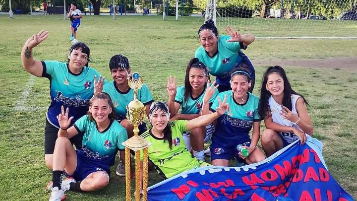 La Liga Municipal de Fútbol 7 femenino premió a sus campeonas