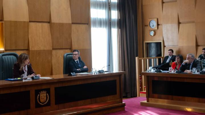 Tensión en el pleno: Chueca acusa a Ranera de usar una víctima "para hacer política"