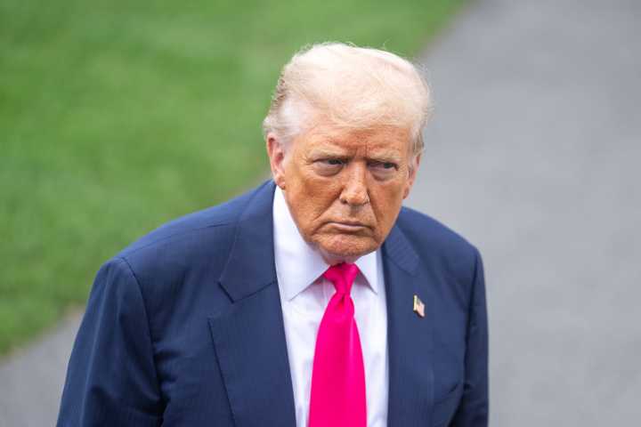 Trump reduce aranceles a China de 20% a 10% tras firmar acuerdo sobre fentanilo