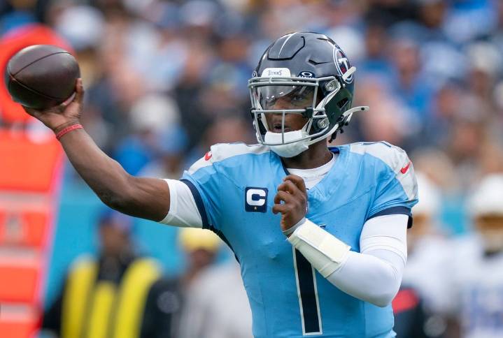 Deadspin | Cam Ward refreshed, ready for second half as Titans take on Texans