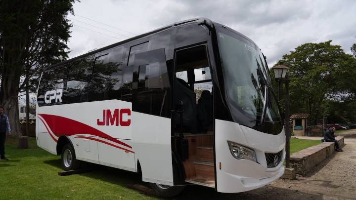 JMC se lanza al mercado de buses en Colombia con tres modelos y apuesta por la movilidad eléctrica