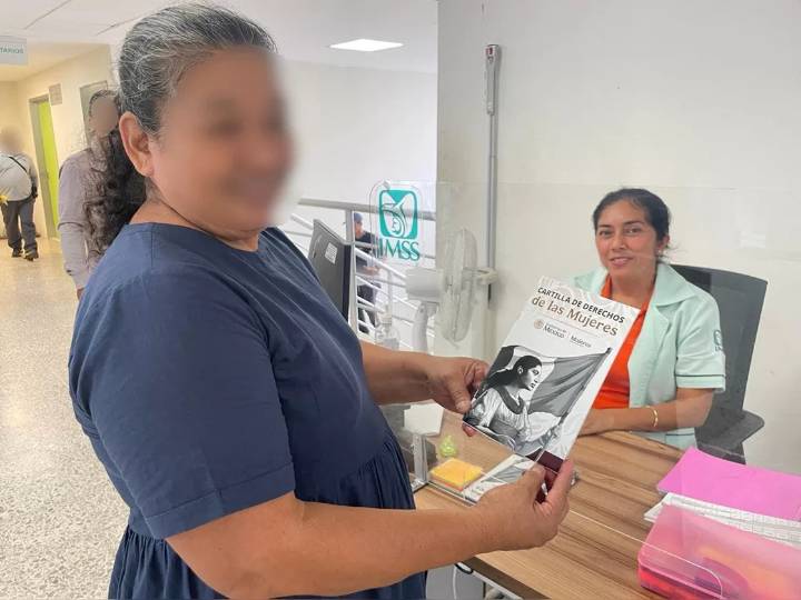 ENTREGA IMSS Chiapas Cartilla de Derechos de la Mujer 