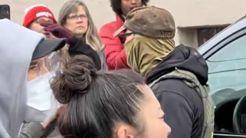 Crowd chants ‘shame’ at federal agents in Saint Paul