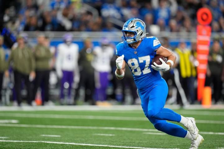 Deadspin | Lions TE Sam LaPorta (back) likely out for season