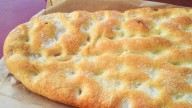 Cómo hacer el pan de cañada: la receta aragonesa más crujiente y fácil de hacer