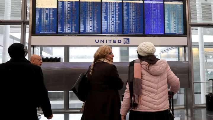 Chicago snowfall totals. How weather, shutdown are impacting flights