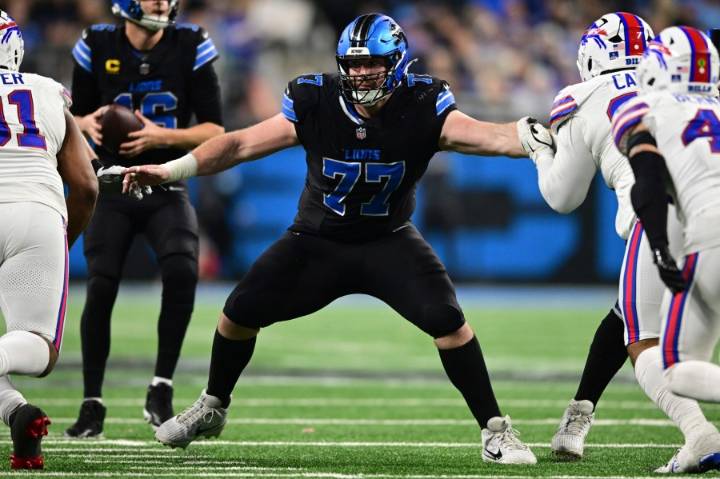 Lions lose 4-time Pro Bowl C Frank Ragnow for year with hamstring strain after he ended retirement
