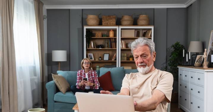 State Pensioners urged to check Winter Fuel Payment scam with 4