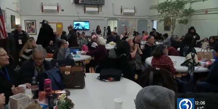 New Haven senior center distributes Thanksgiving meals to community