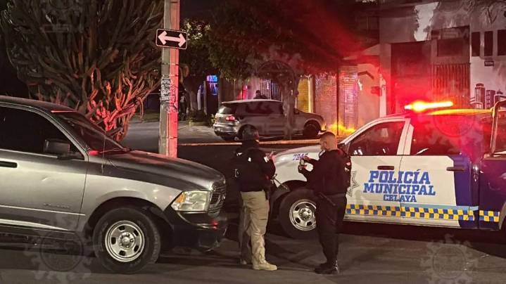 Hombres en moto asesinan a balazos a automovilista en Jardines, Celaya