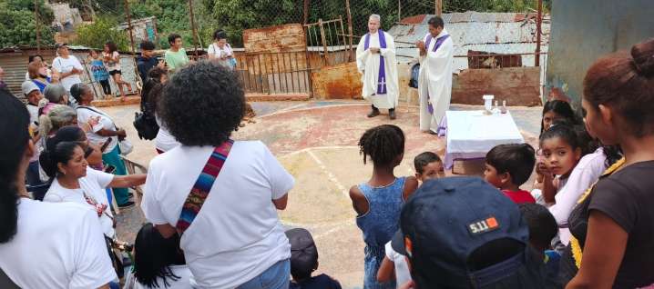 Misioneros de la esperanza suman fieles con voluntad, oración y caridad