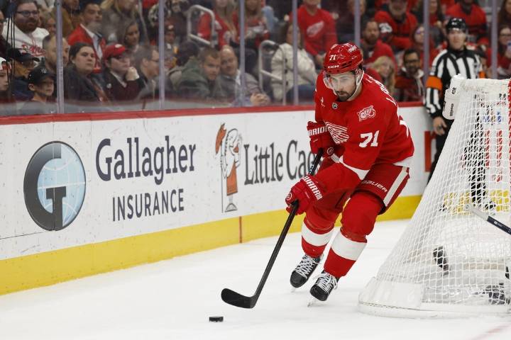 Deadspin | Soaring Red Wings face another hot team in Islanders