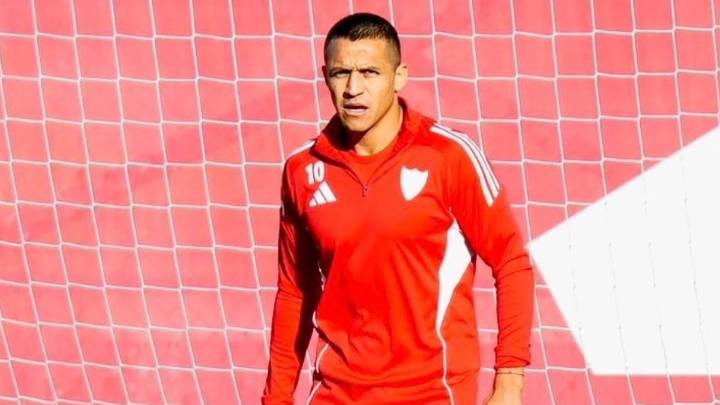 Alexis Sánchez se reincorporó a las prácticas de Sevilla
