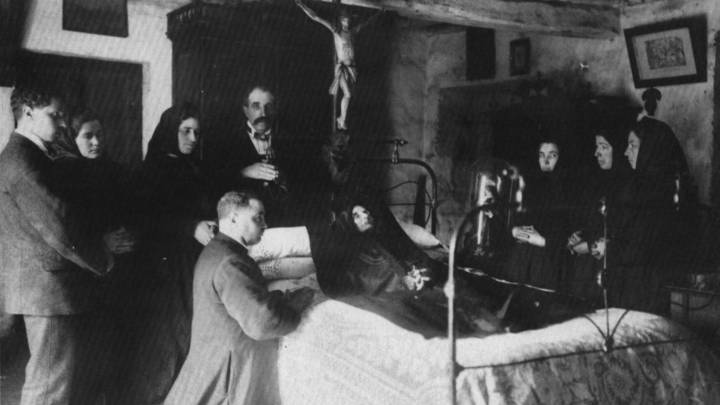 La fotografía de difuntos, el arte de convertir a Galicia en inmortal: «Fue un trabajo importantísimo para la comunidad»
