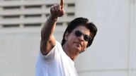Shah Rukh Khan apologises to fans waiting outside Mannat