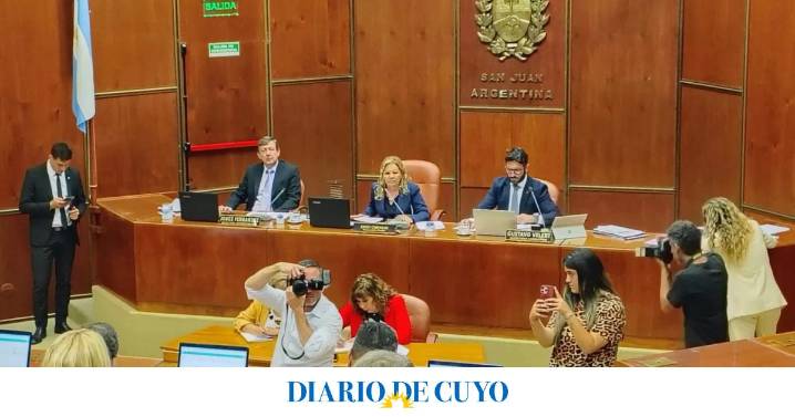 Las perlitas de la sesión en la Legislatura: Transporte al 11, el extraño cambio Cornejo