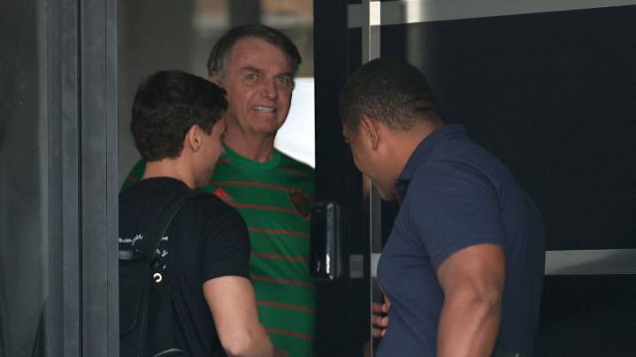 La policía brasileña detiene de forma preventiva al expresidente Jair Bolsonaro tras meses de arresto domiciliario