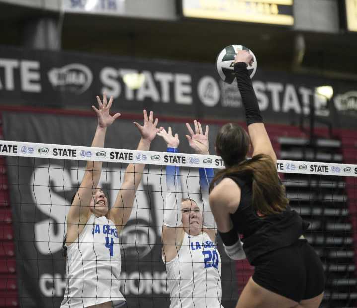 1A state volleyball: La Center brings home fourth consecutive state trophy, a program best