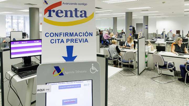 Comienza la cuenta atrás para ahorrar en la declaración de la renta: ¿Qué deducciones debes tener en cuenta?