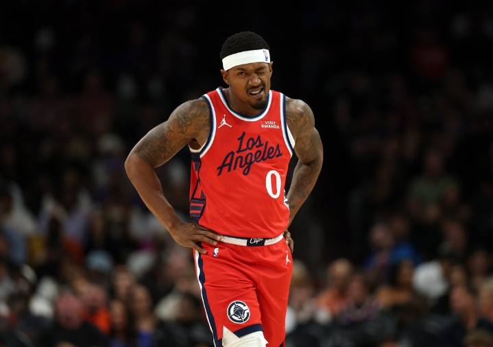 Deadspin | Clippers G Bradley Beal out for season with hip fracture